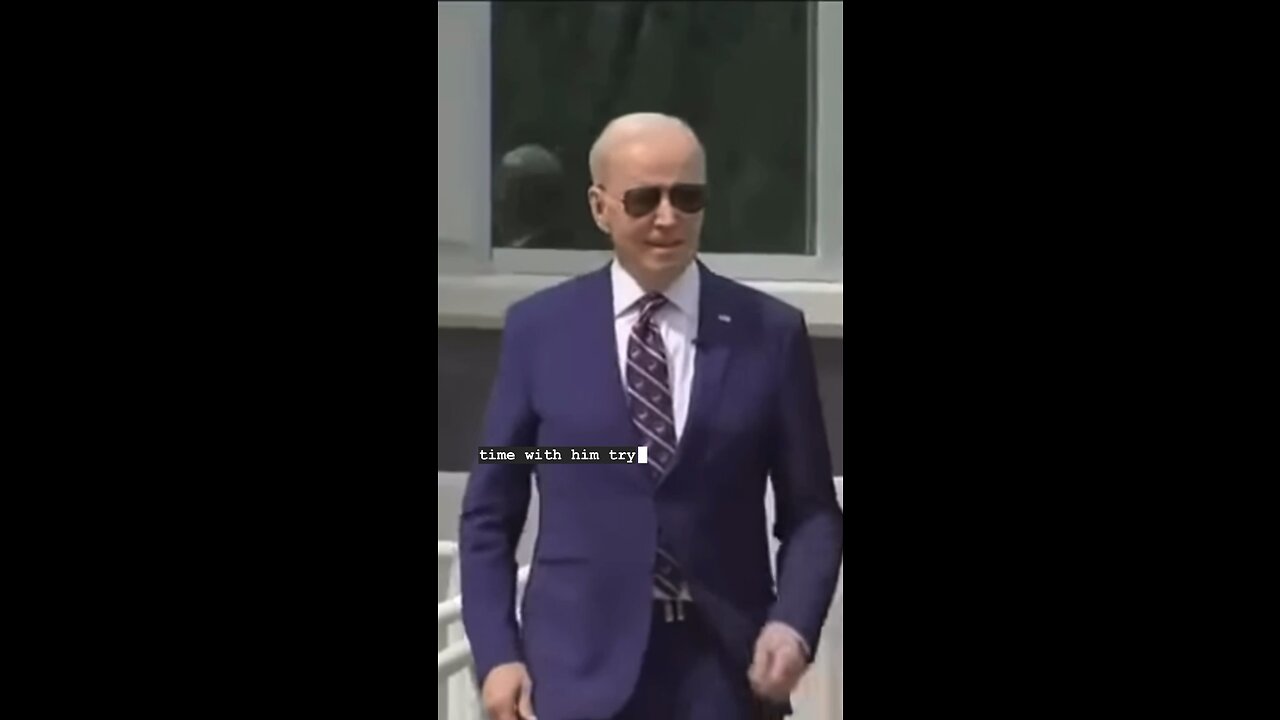 Secret Service Audio Of Biden Ignoring His Handler 😂
