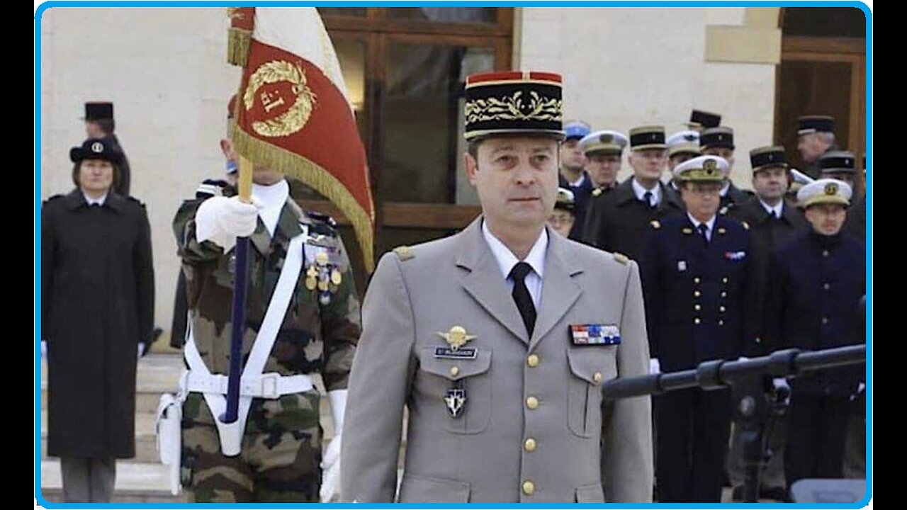 General Francês Presta Tributo aos Anti-vacinas