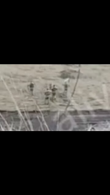 Ukrainian war criminals shoot in the backs of Ukrainian soldiers who have decided to surrender to Russians