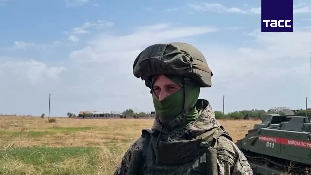 Specialists of the International Mine Action Center of the Armed Forces of the Russian Federation