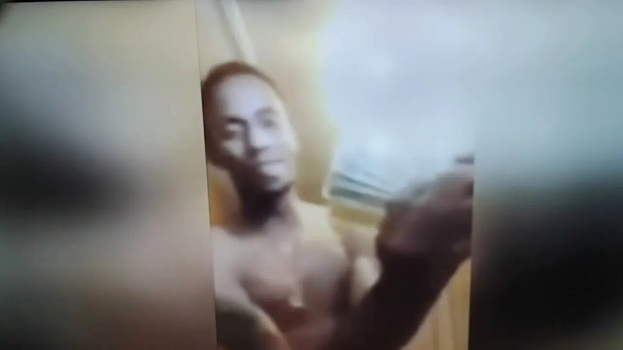 DUDE LIVE ON FACEBOOK WITH A WARRANT FROM FEDS & THEY RUSH IN!