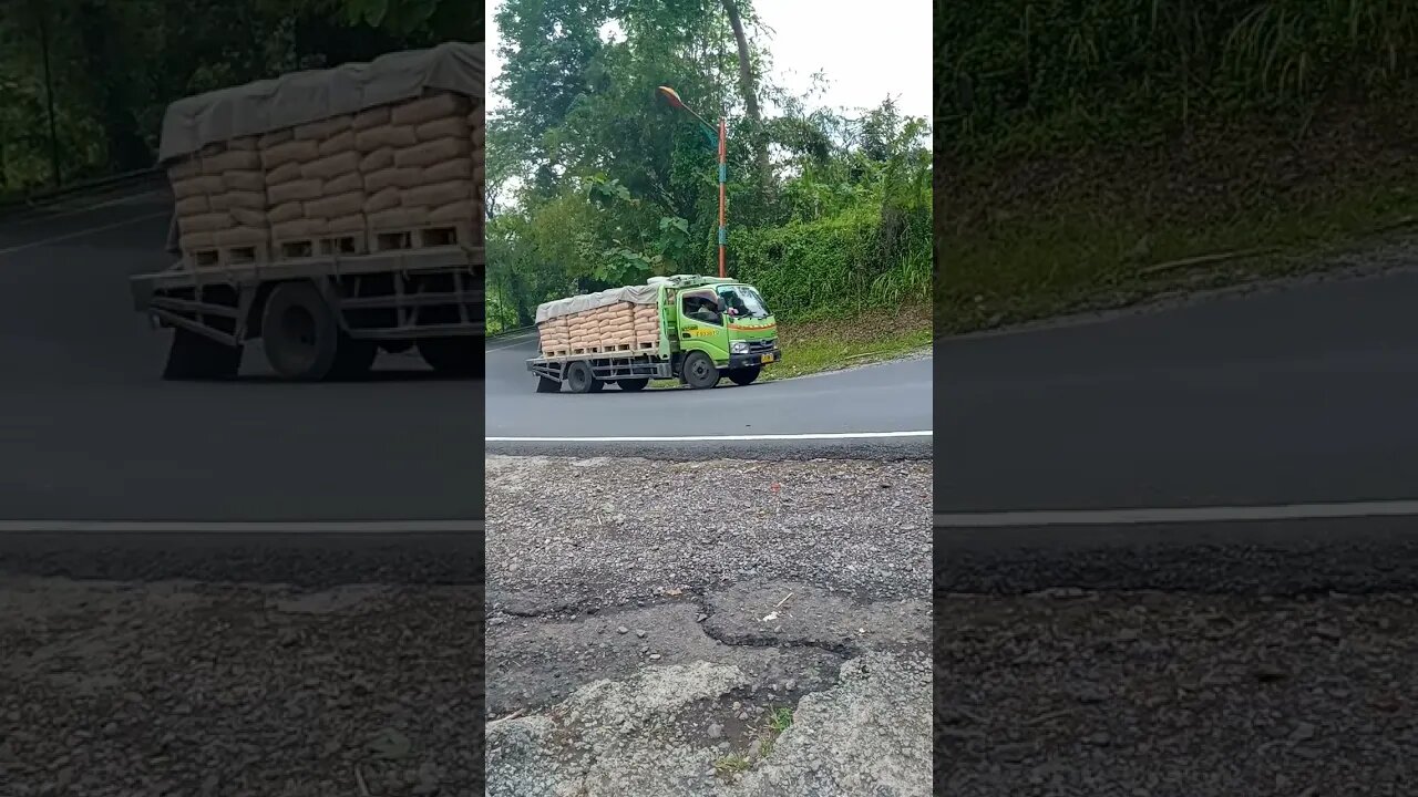 truk hino angkut semen