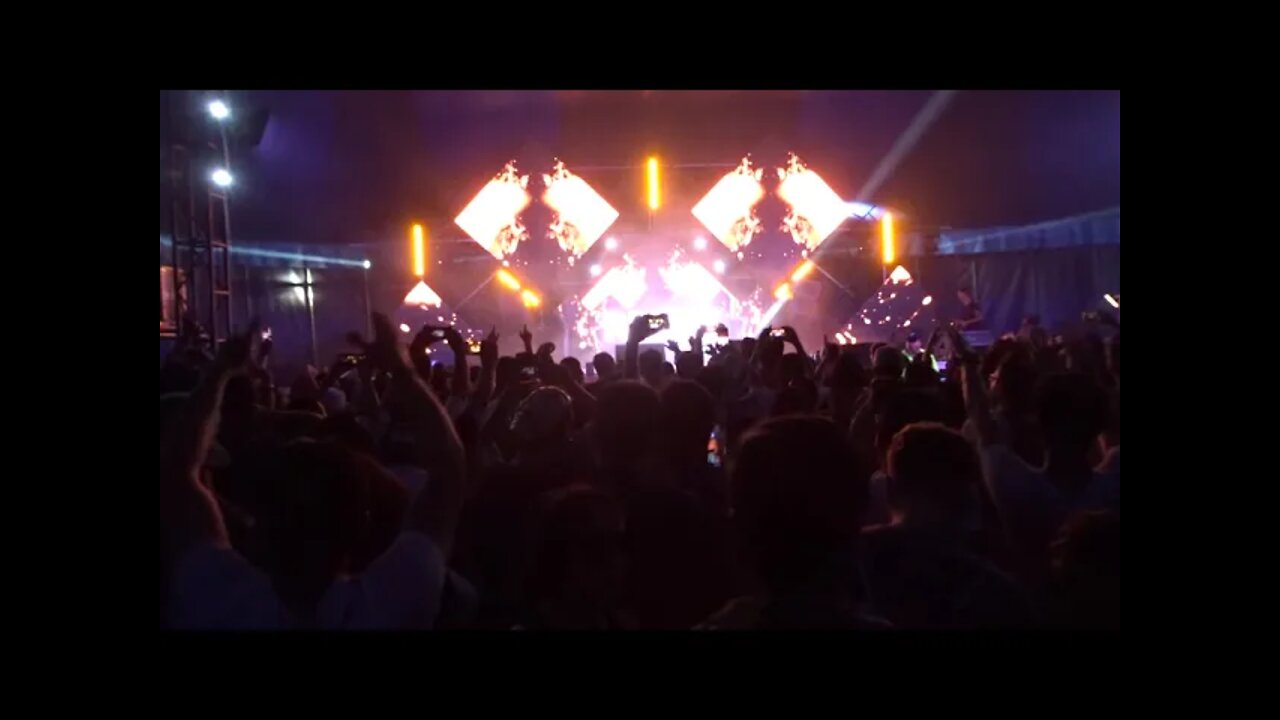 Bruno Martini β Chile π
17.11.2018 β« Avicii Feeling Good β« Creamfields 2018 π Club HΓpico π Santiago