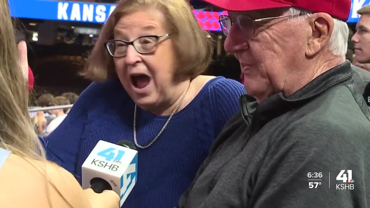 Kansas fans flock Caesars Superdome to cheer on Jayhawks during open practice