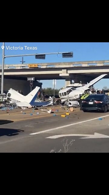 PLANE CRASH LAND🚒🛣️🛩️💥🛻🚕📸👨‍🚒ON BUSY HIGHWAY IN TEXAS⛑️🚑🛣️🛩️💥🚗🚙💫