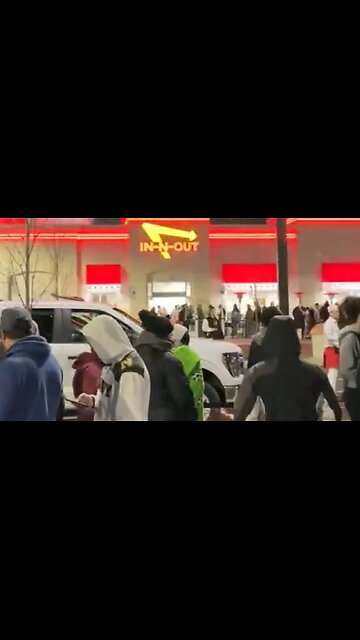 Eight-Hour-Long Lines At The Opening Of The First In-N-Out Burger In Idaho