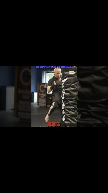 Heroes Training Center | Kickboxing "How To Double Up" Hook & Uppercut & Uppercut & Knee 2 | #Shorts