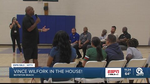 Vince Wilfork returns to childhood gym in Boynton Beach