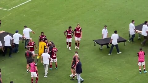 Jogadores do Galo fazendo a festa após o título da Supercopa do Brasil