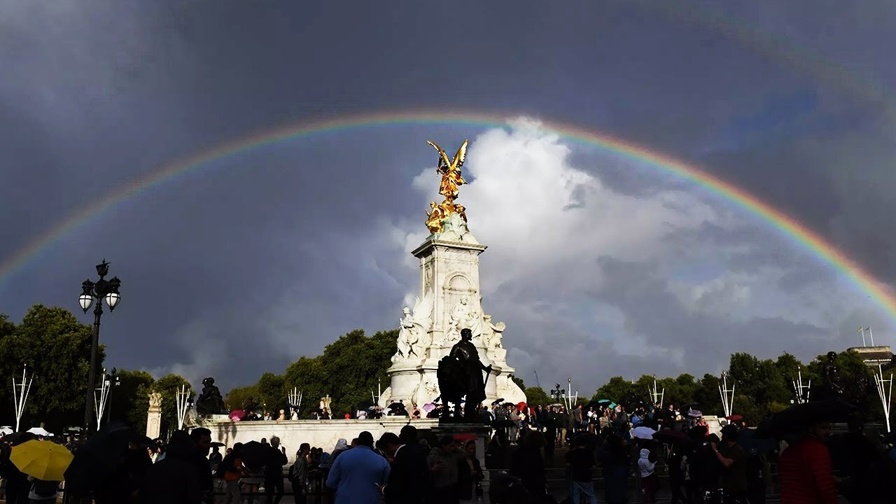 Something Strange Happened at Buckingham Palace