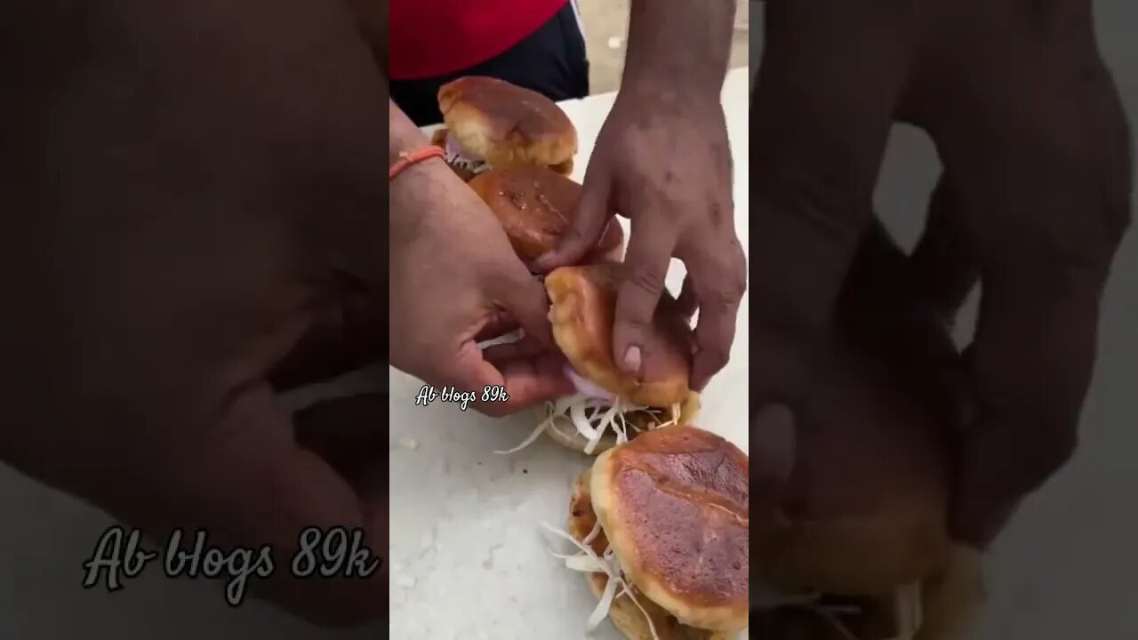 burger🍔#blogs #funny #streetfood #viral #foodshorts #youtubeshorts #newfoodvlog #shorts #burger