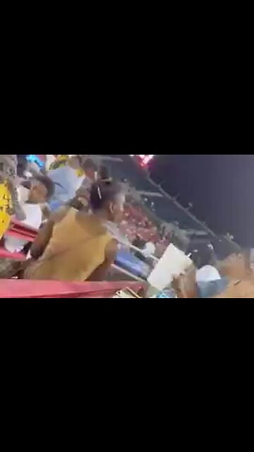 BIG MAMMA LAUNCHES SKINNY CHICK INTO ORBIT - HIGH TEMPERATURES AND LOW IQ. GUESS WHO?😳😆😆