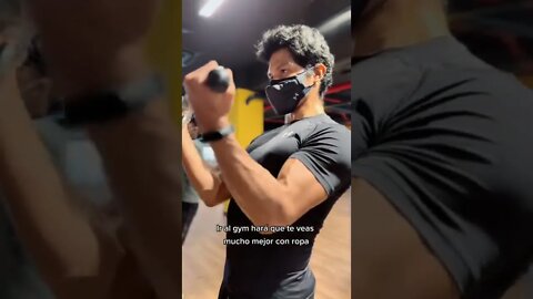 Ir al Gym Hará que te Veas Mucho Mejor con Ropa 😏