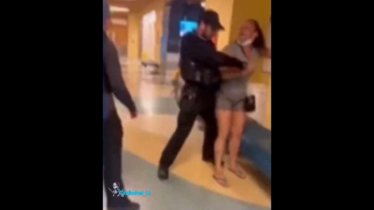 Woman Gets Pinned By Hospital Security After Trying To Sneak Her Purse Past Them