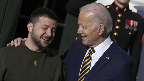 Joe Biden in Kyiv streets with Zelenskiy: Air raid siren activated (video)