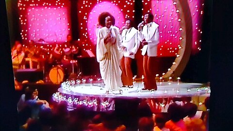 Gladys Knight & The Pips 1973 Where Peaceful Waters Flow Live