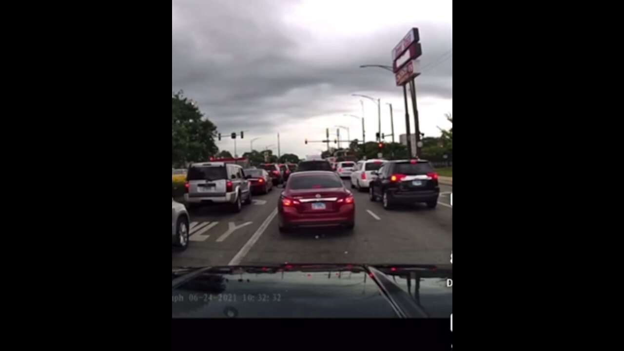 Shooting on 87th and Dan Ryan in Chicago broad daylight