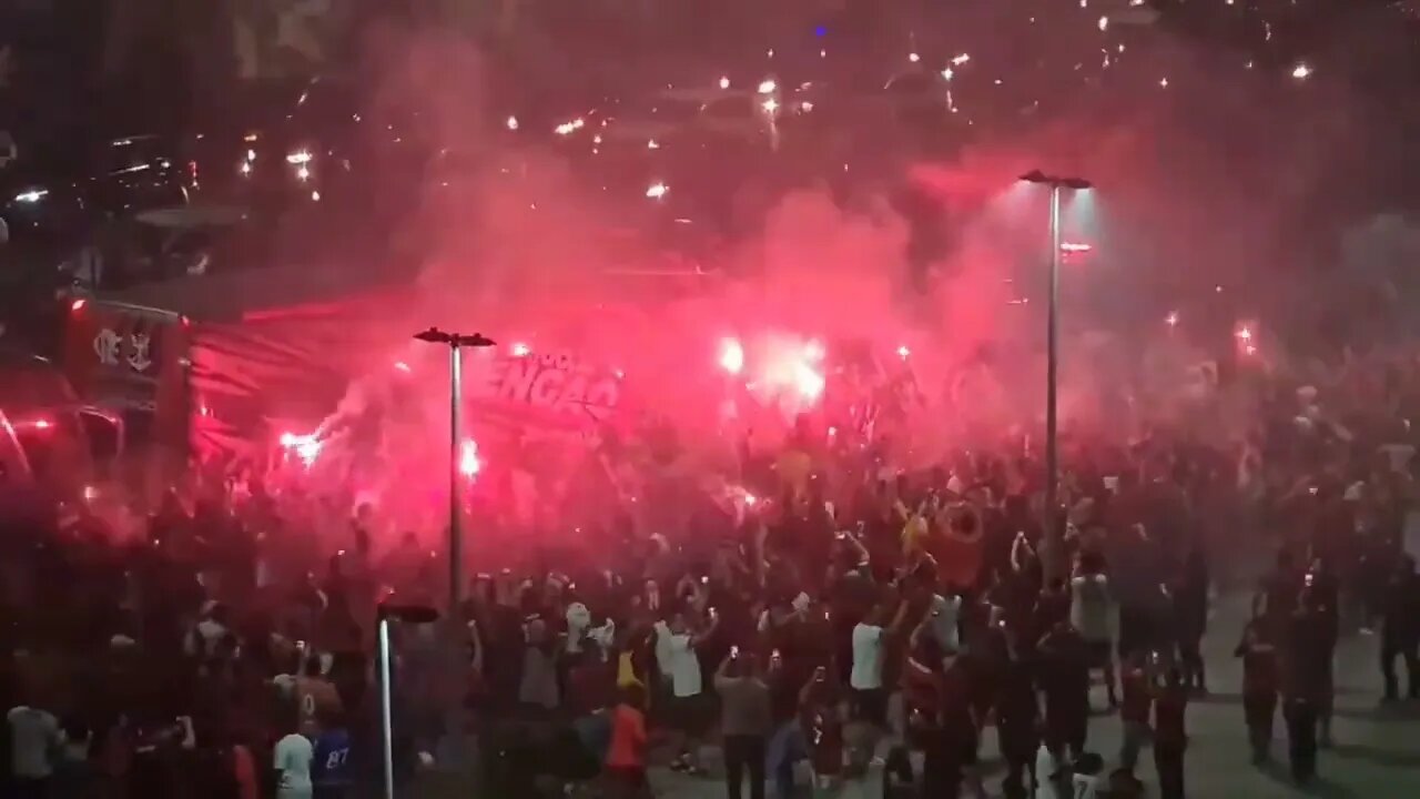 TORCIDA DO FLAMENGO DANDO MAIS UM SHOW!!!