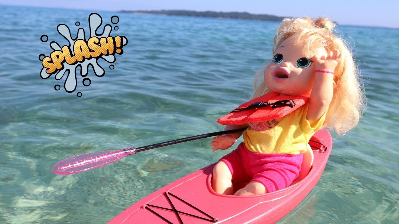 My Baby Alive doll Sara having fun at the Beach ride a Kayak and drowned!!! Bananakids