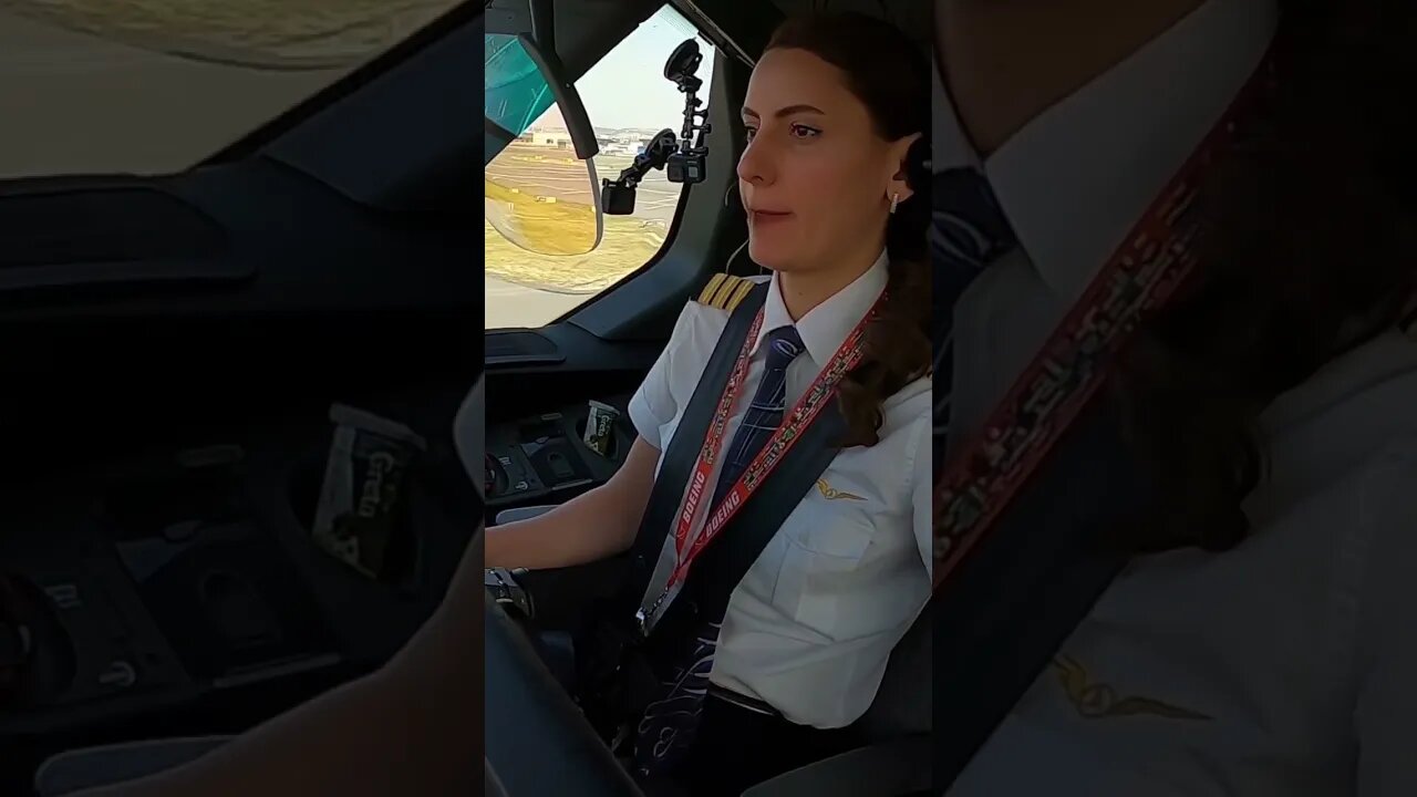 👩🏻‍✈️Turkish 787 at Istanbul🇹🇷 #pilot #turkish #istanbul