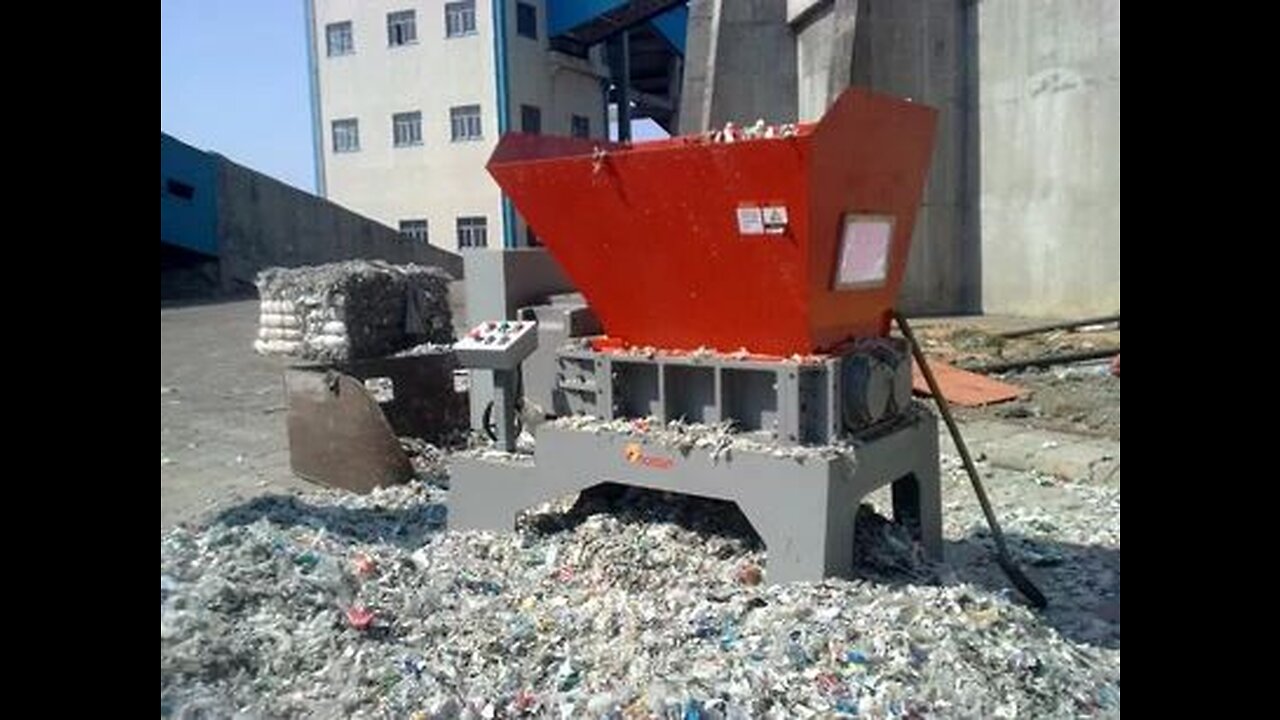 Crushing waste plastic