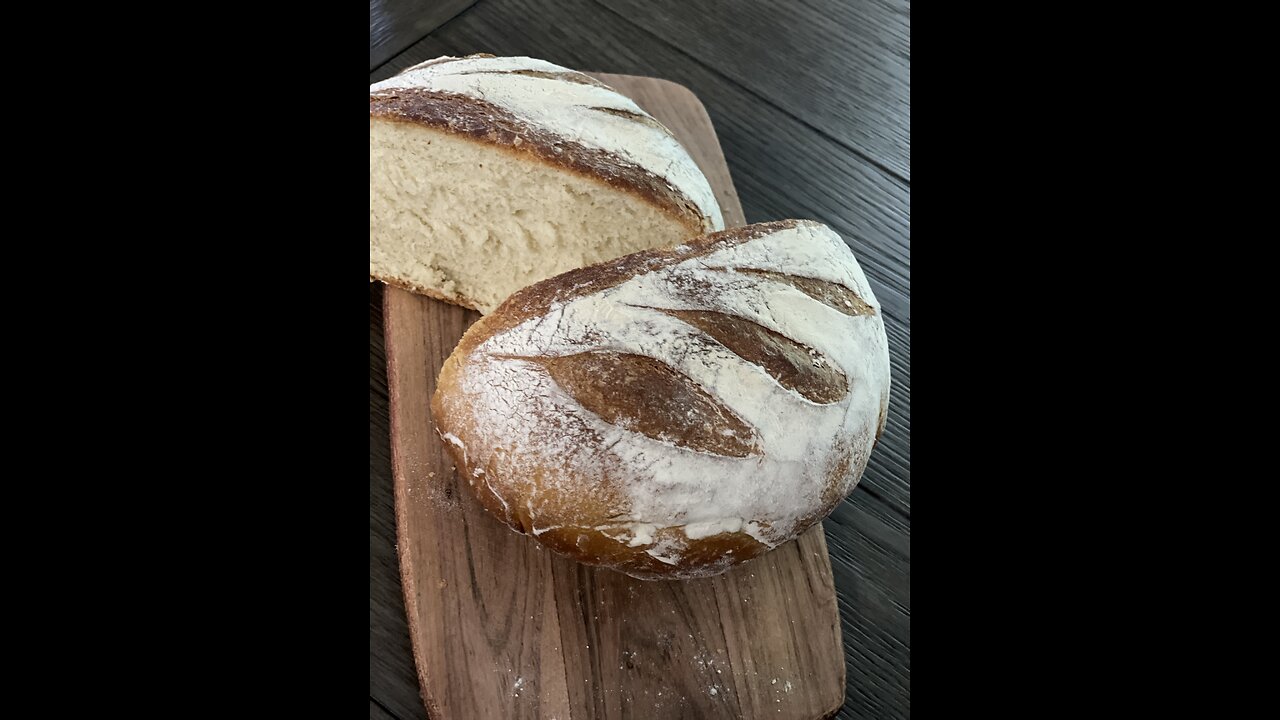 Crispy Bread in Dutch Oven