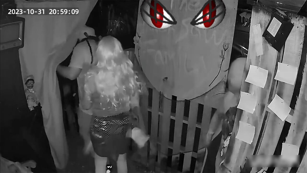 Live Halloween Scare Cam at Wykoffs Haunted House