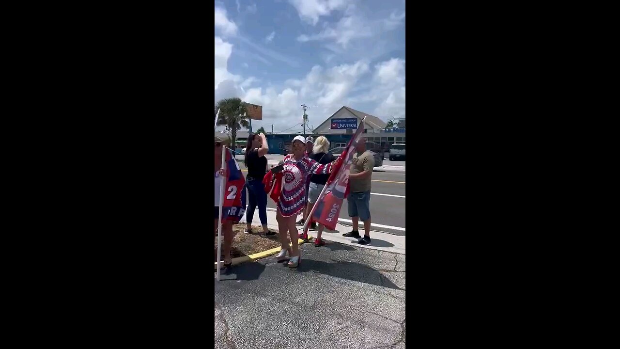 People Are Gathering Outside Mar-a-Lago Awaiting The Presidents Arrival