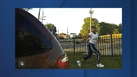 Leonna Hale points gun at Kansas City cops and gets shot 5 times #LeonnaHale #policeshooting