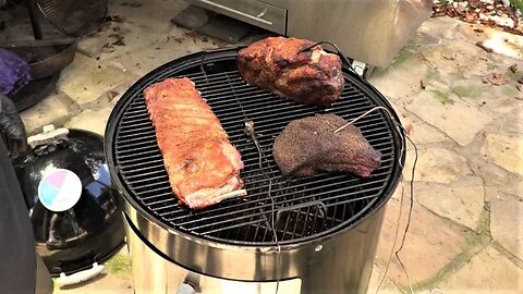 Cooking on both levels of Weber Smokey Mountain (WSM)