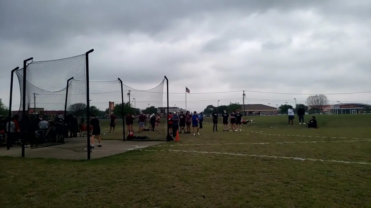 Hudson Throwing Discus at the 2022 UIL 6A Freshman District Track Meet