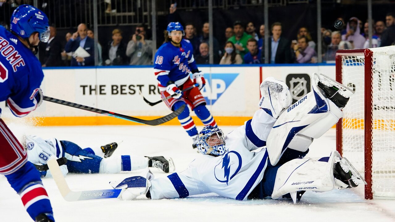 Chytil scores twice, Rangers rout Lightning 6-2 in Game 1