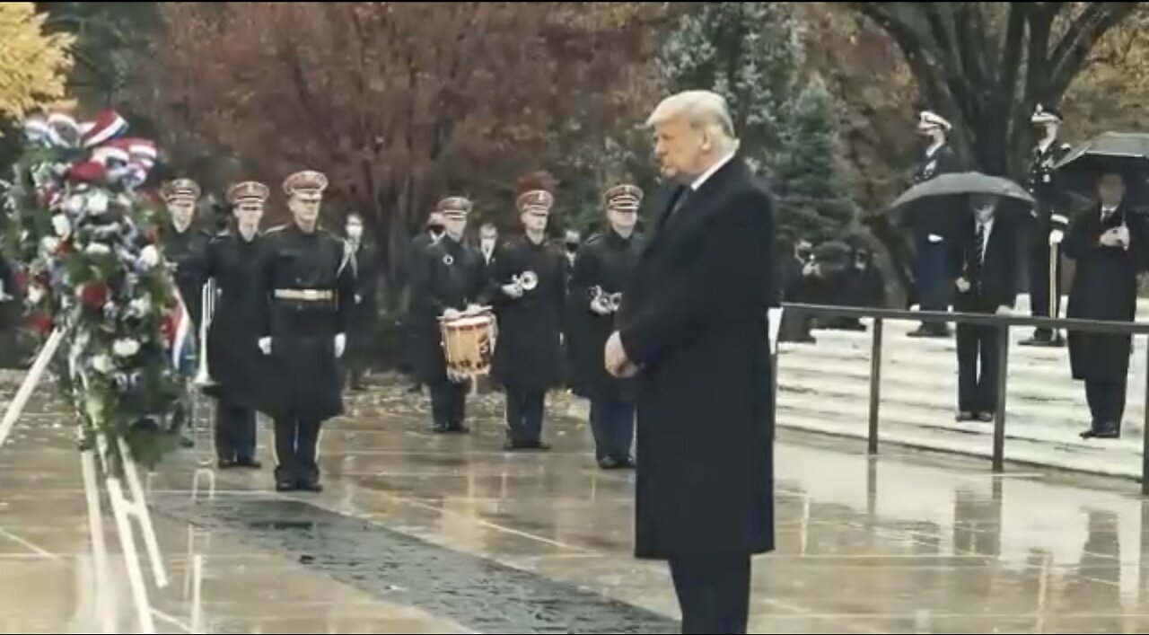 TRUMP❤️🇺🇸🥇HONORS HEROES🤍🇺🇸🏅 WHO GAVE ALL💙🇺🇸🎖️🏛️🎖️⭐️