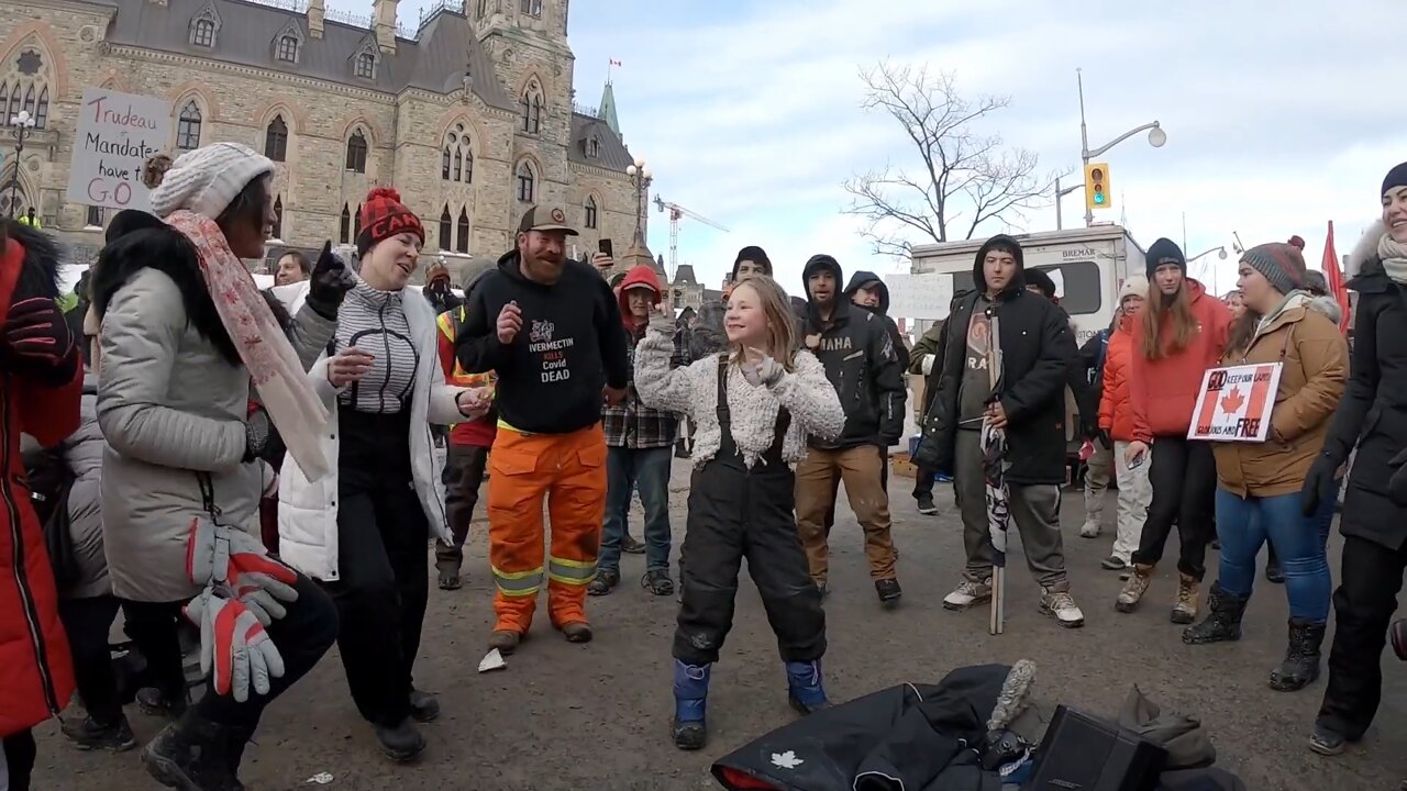 Discours passionné d'un infirmer en appui aux camionneurs - Nurse Defends Trucker Convoy