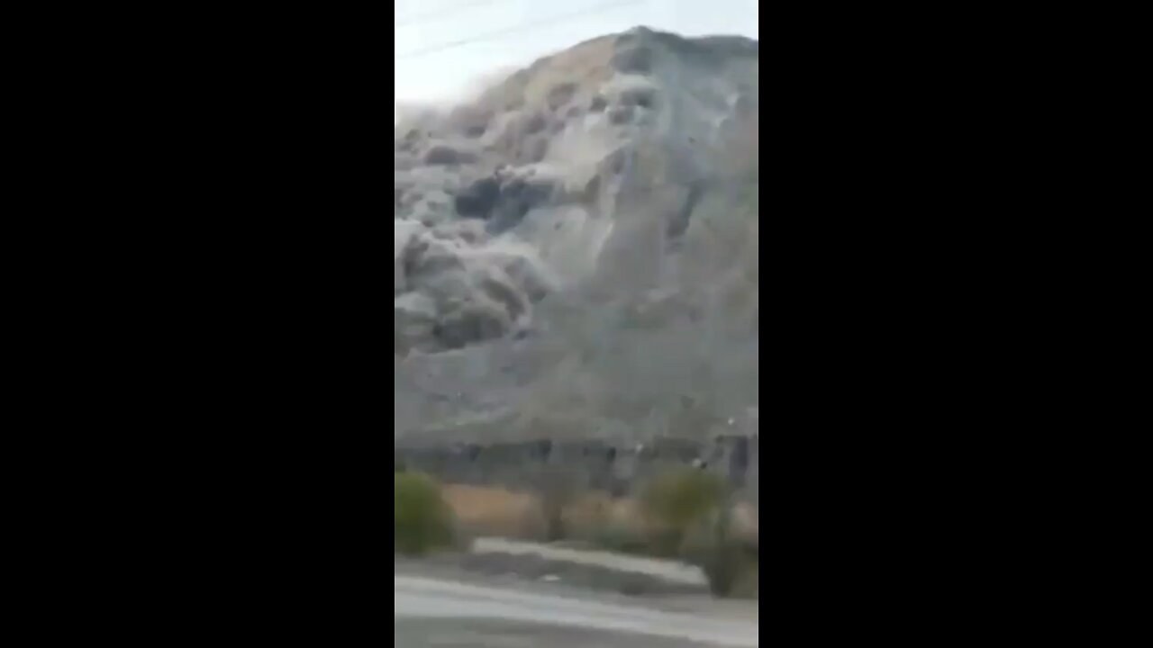 Massive rock slide in Iran