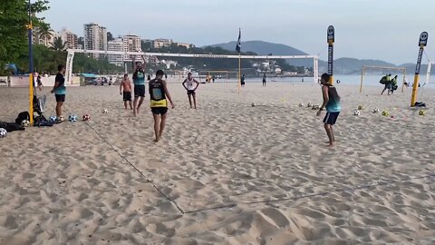 Treino de futevôlei - peitada + defesa e situação de jogo