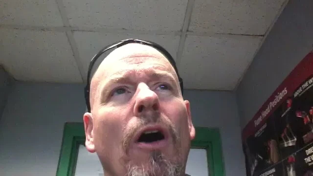 Policemen Who Bench Presses 500 LB Beat Up By An Untrained 150 LBer