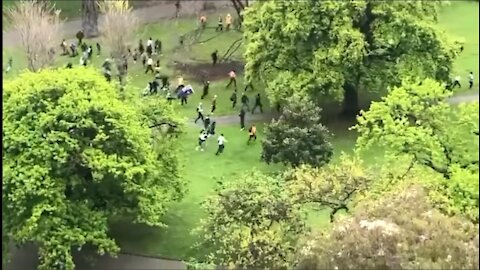 V053. Police hunting people in Australia During Lockdown 🇦🇺