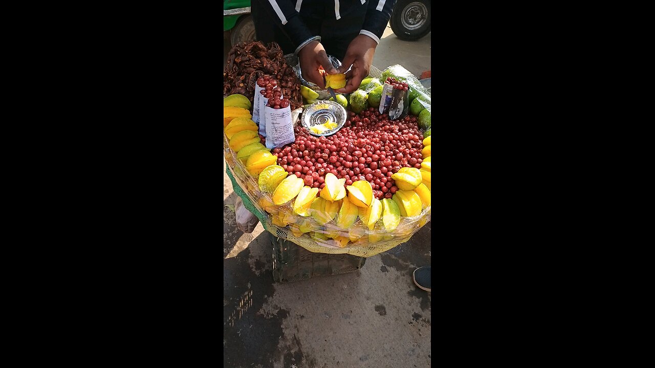 Star fruit at Sarojini Nagar