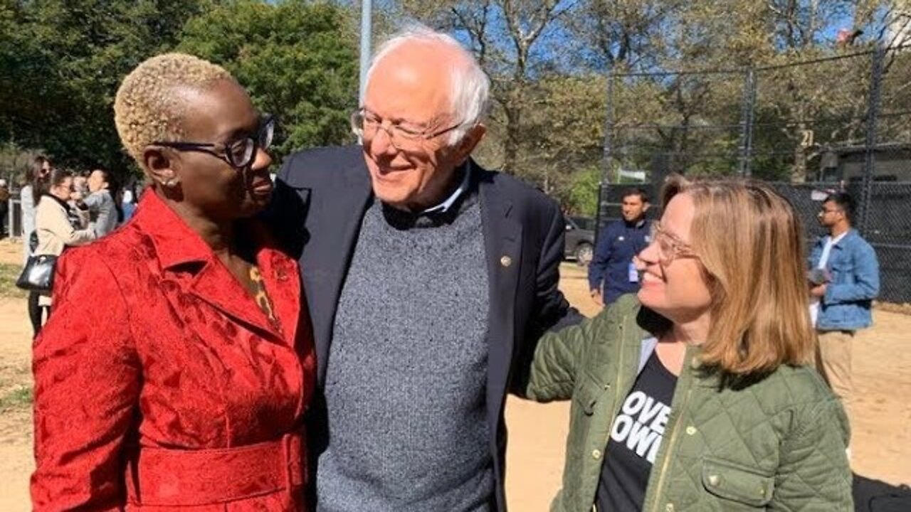 #BerniesBack | Bernie Sanders' Lt Nina Turner Lays Into Elizabeth Warren At Massive Rally