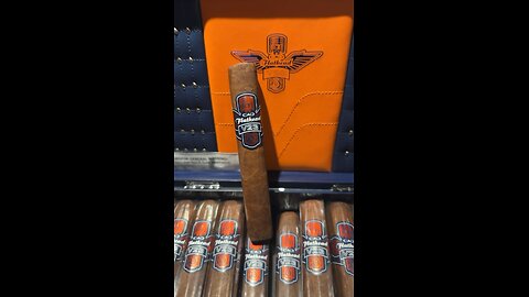 Cigar of the Day: CAO Flathead V23 6x60 Gigante #Cigars #Shorts #SNTB #CigarOfTheDay