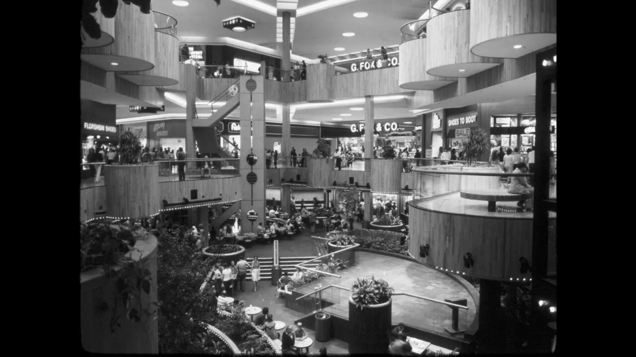 Dead Mall or Not Holyoke Mall in Holyoke MA - TWE 0267