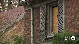 Neighbors save babies from house fire