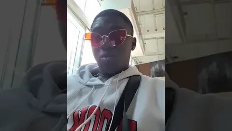 ERROR! Flore de Lille Veuve Joyeuse_ une posture d’écoute active (évitez tous vo préjugés) Hamburger