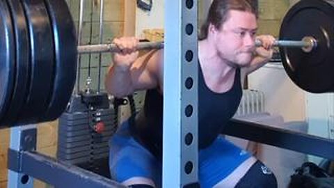 3x4 135 Kgs Paused Squats. Final Set.