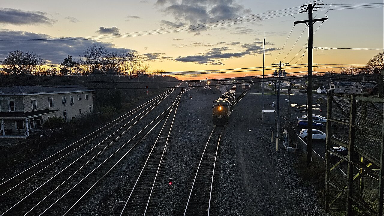 CSX Main Line MP280 Saintsville Road Fall 2023, Some Interesting "lighting"