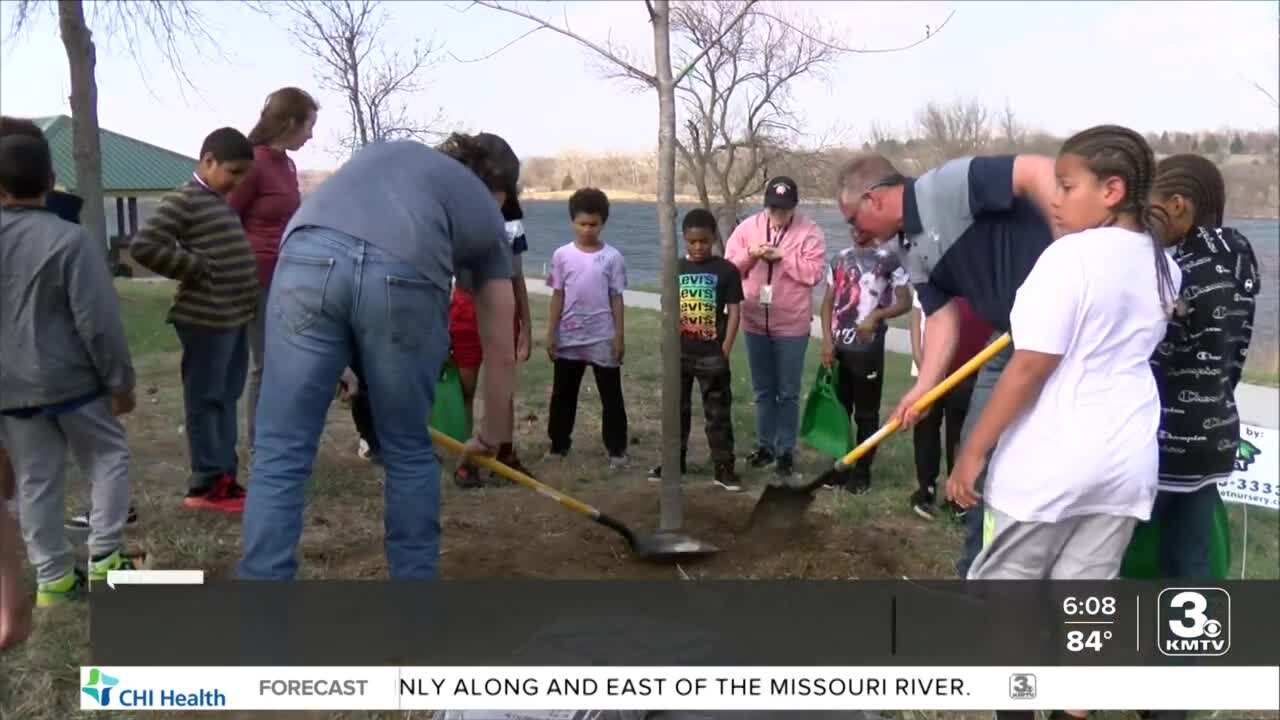 Earth Day cleanup events around Omaha 2