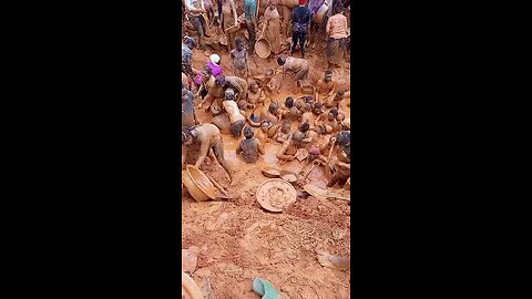 Gold mining in Congo