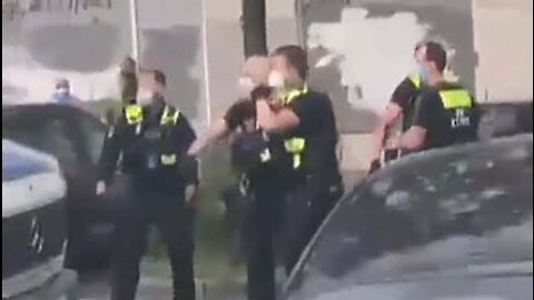 Berlin: Linker Mob jagt Polizei