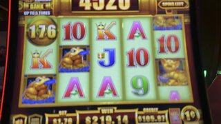 I HIT A MASSIVE JACKPOT AT THE CASINO